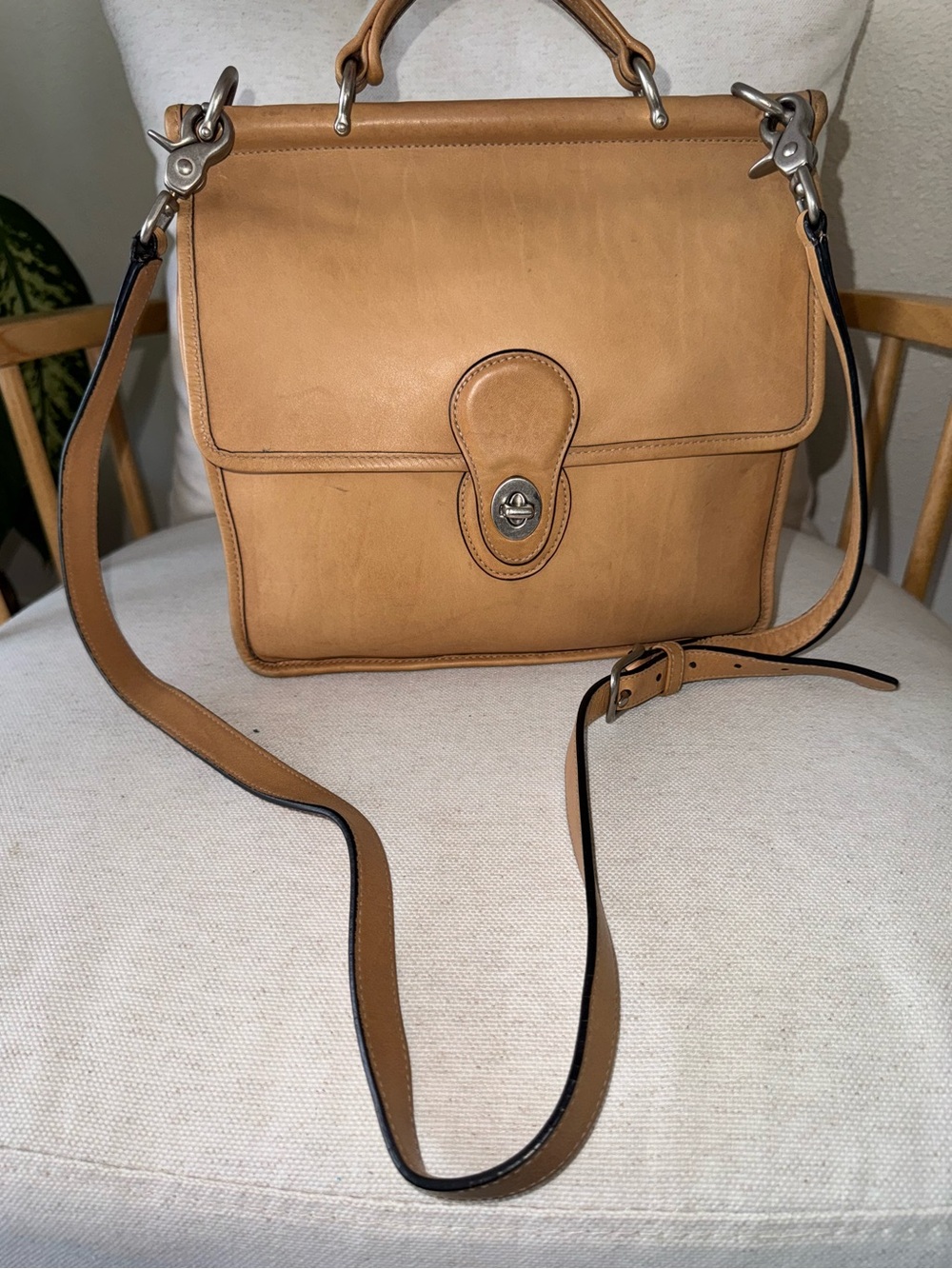 ‼️SOLD‼️ Vintage Coach Willis British Tan Leather Shoulder Crossbody Satchel Bag - Picture 3 of 17